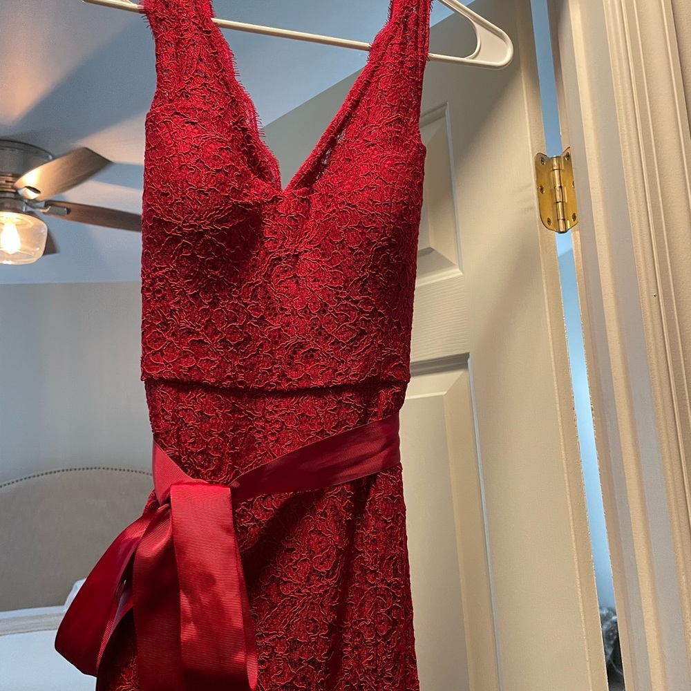 Evening gown. Red lace. ALL OFFERS WELCOME